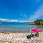 Anna-lena With Pool Close To Sandy * Garica