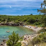 Vila Anna-lena With Pool Close To Sandy Garica