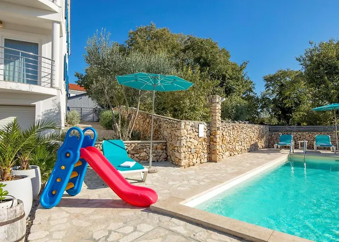 Anna-lena With Pool Close To Sandy Villa